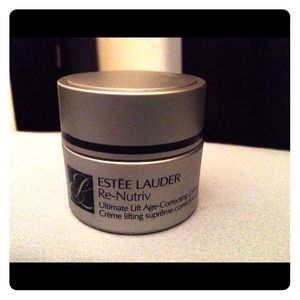 🚫SOLD🚫 Estée Lauder Re-Nutriv .5 oz Brand New
