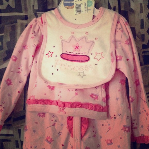 9 M 3-Piece Layette!