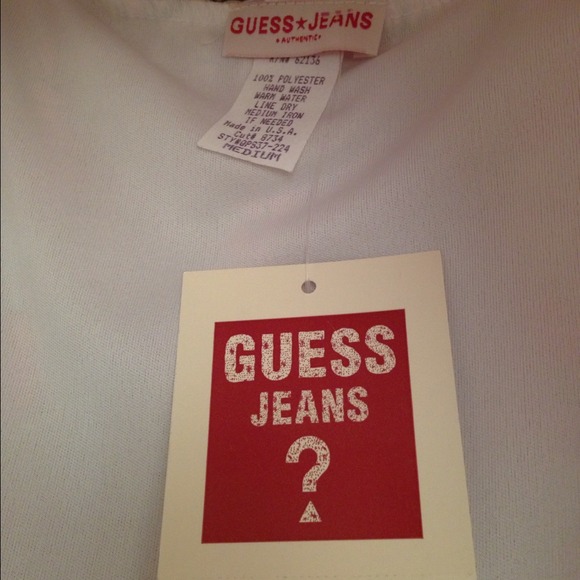 🎉HOST PICK🎉 NWT Guess skirt - Picture 3 of 3