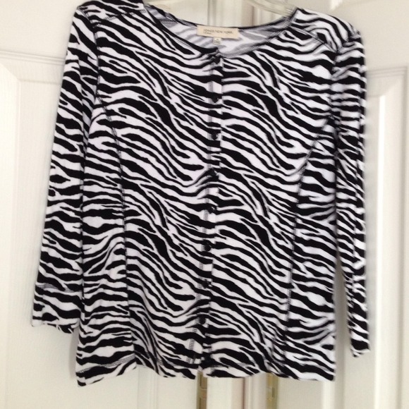 JONES NY 3/4" sleeve button up zebra print top