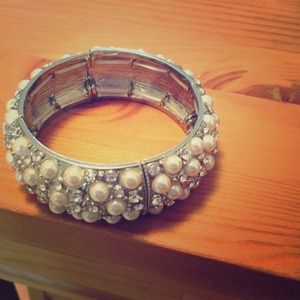 Pearl rhinestone bangle
