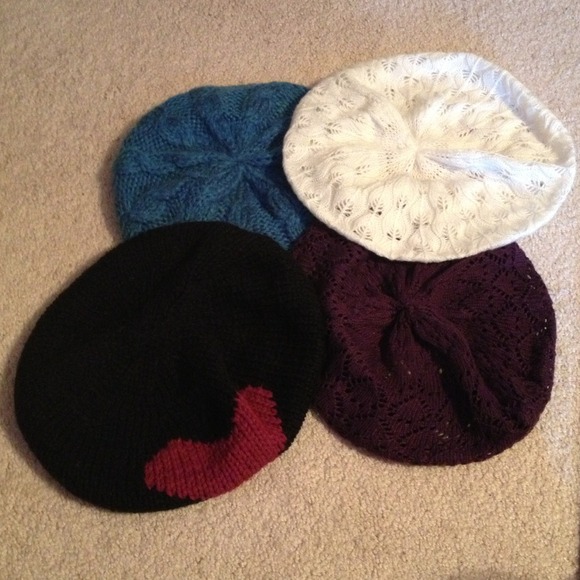 🚫SOLD🚫 Bundle of Beanies