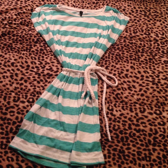 Short sleeve tunic.