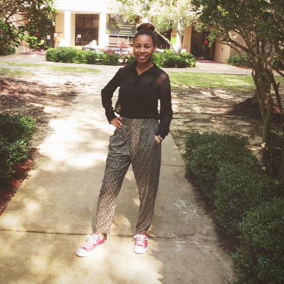 Follow me on Instagram. 😘💜😍 @toniaaaaa_