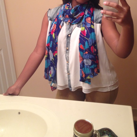 Looks great with colored pants! Click and see! - Picture 3 of 3