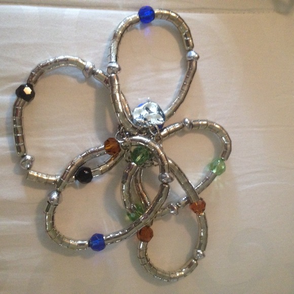 #100. Adorable stretchy bracelet w/ lots of style! - Picture 2 of 4