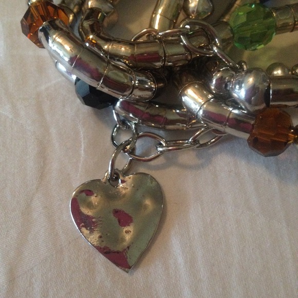 #100. Adorable stretchy bracelet w/ lots of style! - Picture 4 of 4