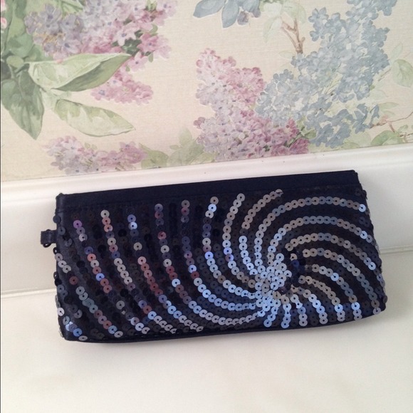 NWOT Black Sephora sequin clutch wristlet bag - Picture 2 of 3