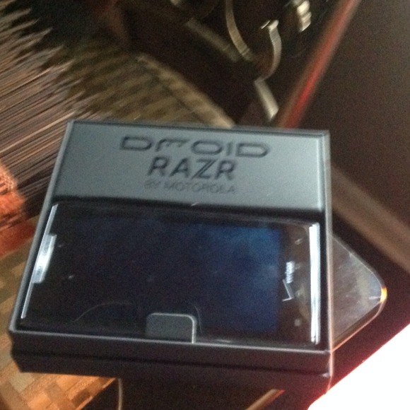 Verizon Droid cellphone