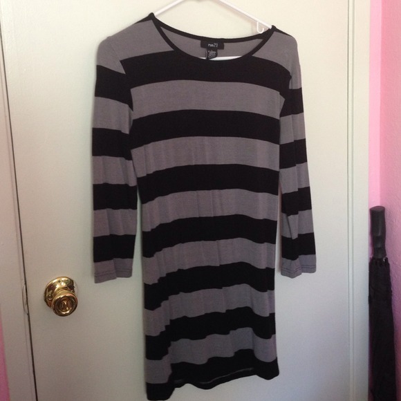Stretch black and grey stripped dress