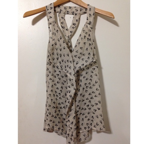 SOLDDDDD⚡️Cute sheer floral top size small⚡️ - Picture 3 of 3