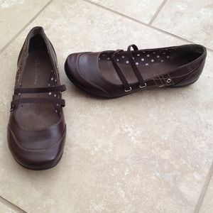 Chinese Laundry brown flats