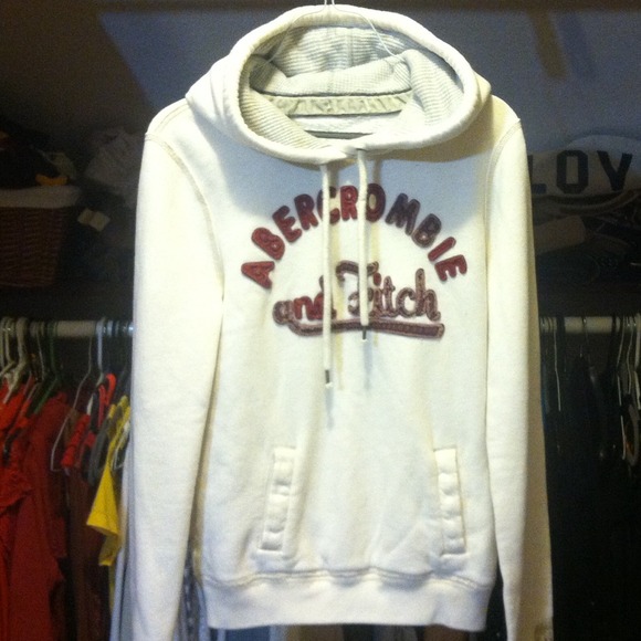 PRICE REDUCED 🎉 ABERCROMBIE AND FITCH