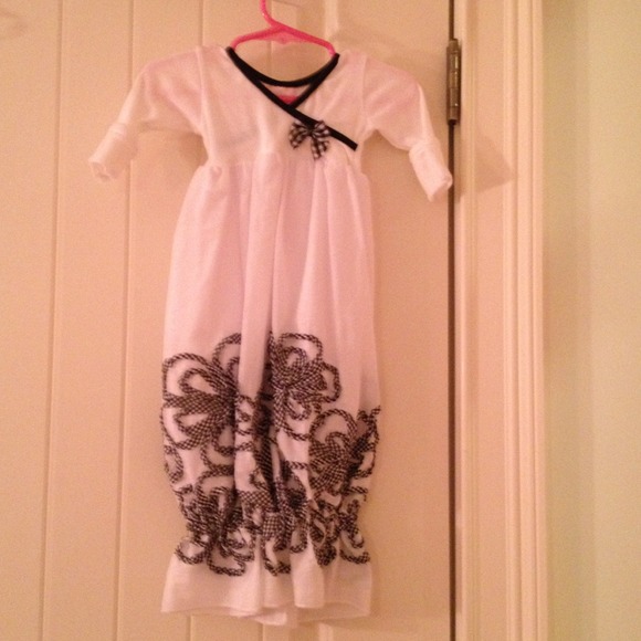 🚫Sold🚫Baby girl sack-- never worn!!!