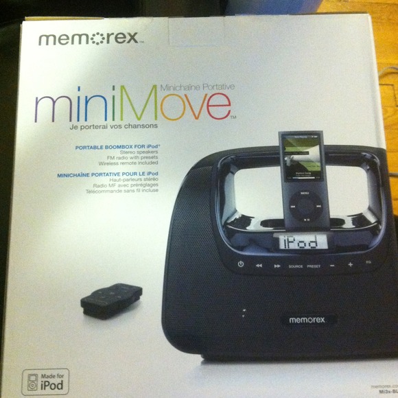 NIB Portable boom box for iPod by memorex