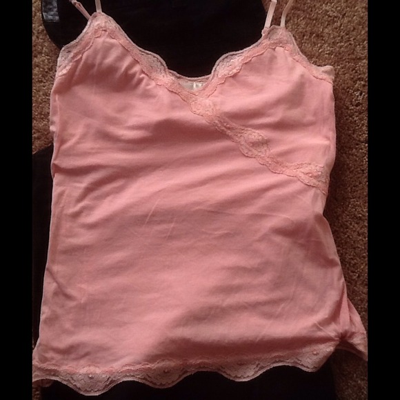 ❌❌❌ SOLD Express shelf tank top in pink ❌❌❌