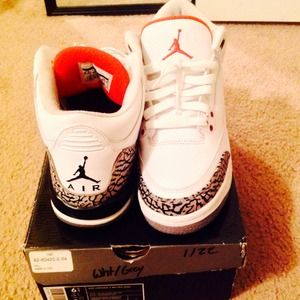 Jordan retro 3 cement ⛔️HOLD FOR A TRADE⛔️