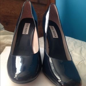 Steve Madden navy blue patent leather heels