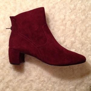 Bordo Oxford style suede booties
