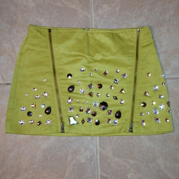 SOLD in bundle 🚫 Unique Jeweled Miniskirt