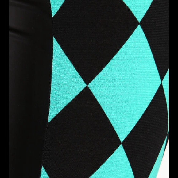 🎀SOLD OUT🎀Black & Mint Checkered Leggings - Picture 4 of 4