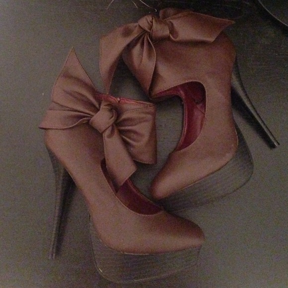 🎀cute bow heels🎀