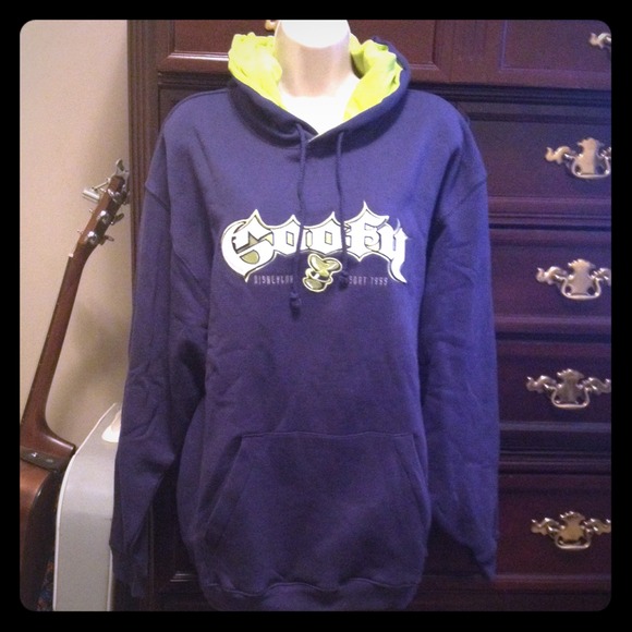 ❌Sold in bundle❌NWT Disney Goofy hoodie!
