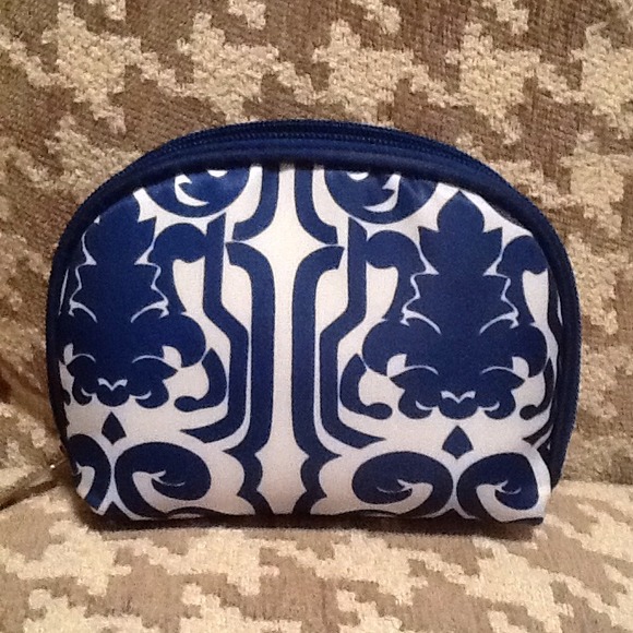 Sold in bundle - Picture 2 of 4