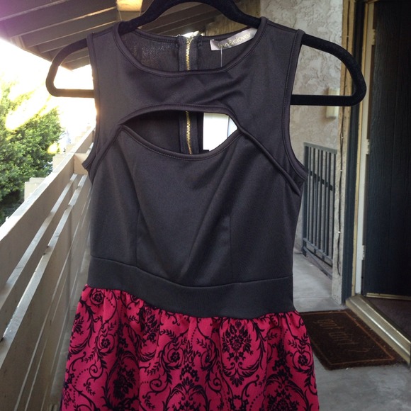 NWT - French Goth inspired Black on Ox Blood dress - Picture 3 of 4