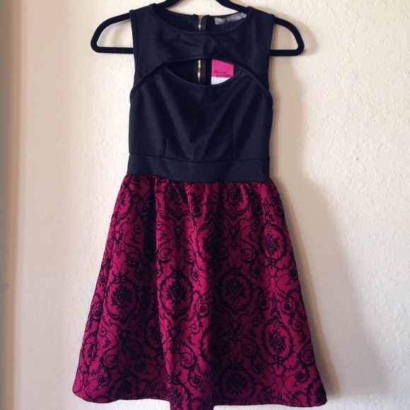 NWT - French Goth inspired Black on Ox Blood dress - Picture 4 of 4
