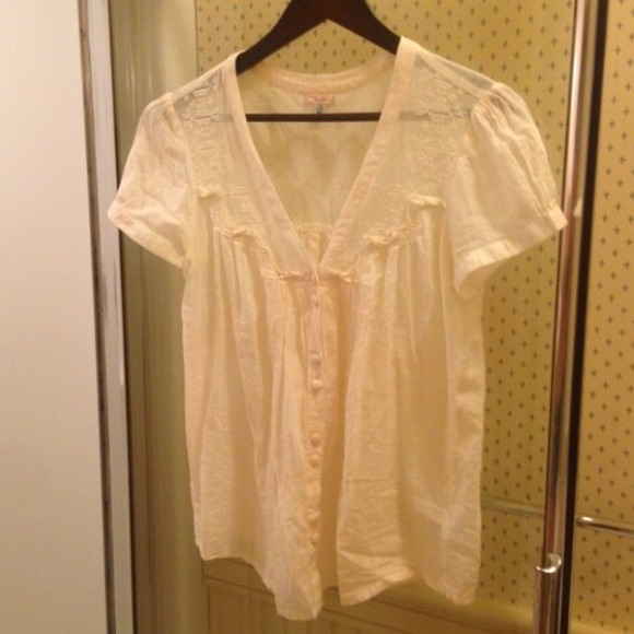 ❤SOLD❤️ Urban Outfitters embroidered blouse.