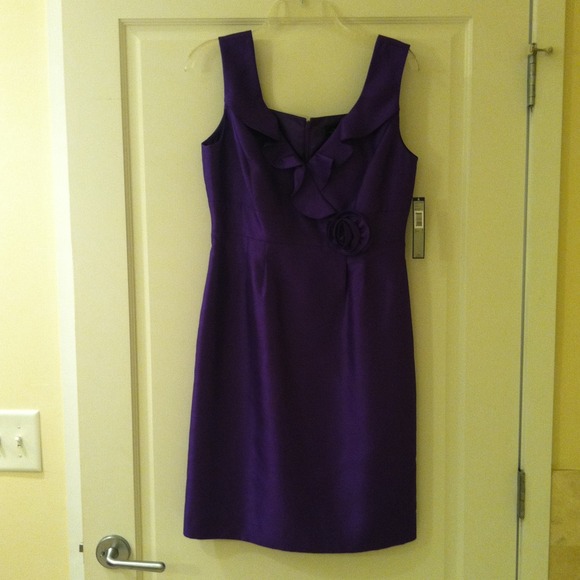Tahari Size 6 Purple Shantung Sheath Dress