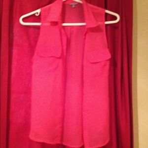 Pink sleeveless tank with pocket