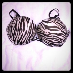 Victoria's Secret miraculous plunge bra 34D.