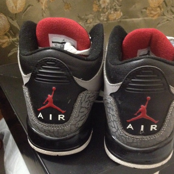 Air Jordan 3 Size 4Y , AUTHENTIC - Picture 2 of 3