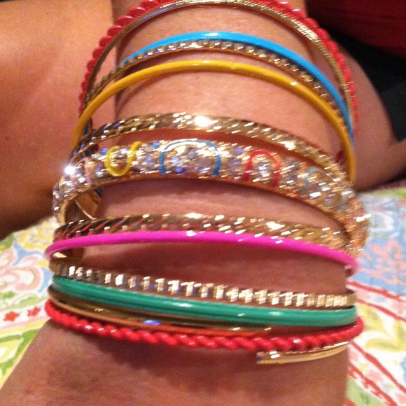 Bangle bracelet