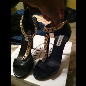 Beautiful Steve Madden black heels worn just once