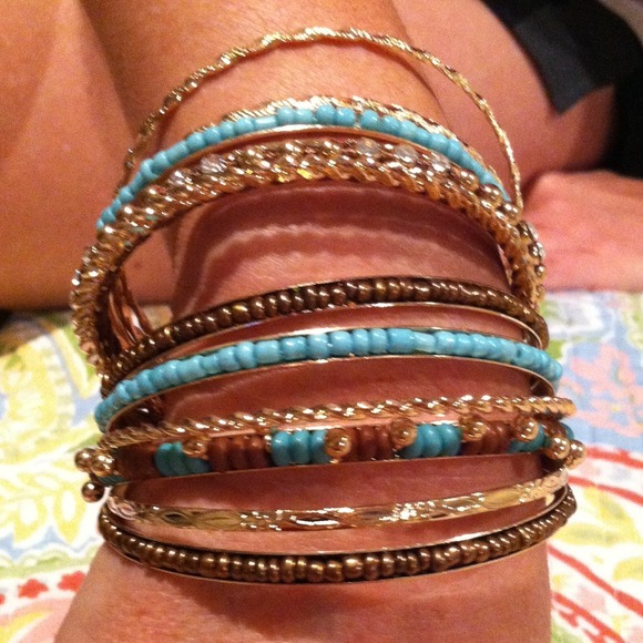 Bangle bracelet