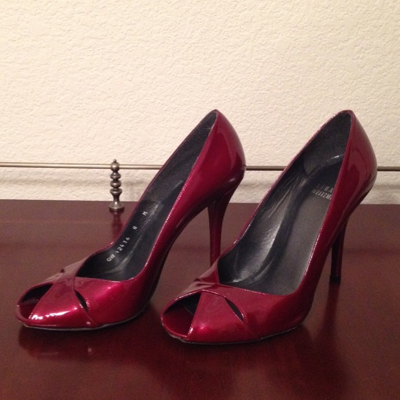 Stuart Weitzman patent leather peep toe pumps - Picture 2 of 4