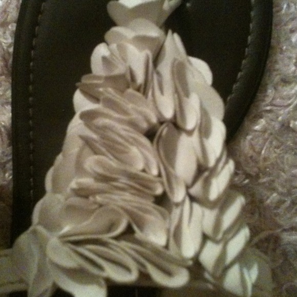 Sandals - Picture 3 of 3