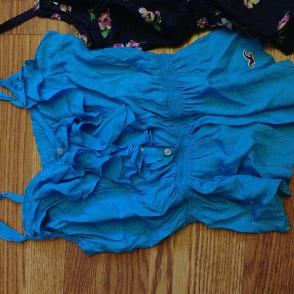 Bundle 2 hollister tops - Picture 3 of 4