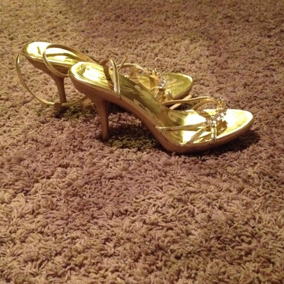 Simple heels - Picture 2 of 3