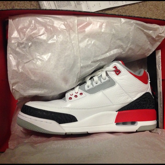 Jordans 3's 🏀👟👞 size 10 men - Picture 1 of 2