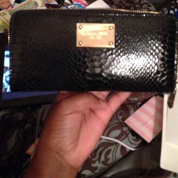 Micheal Kors Authentic black wallet