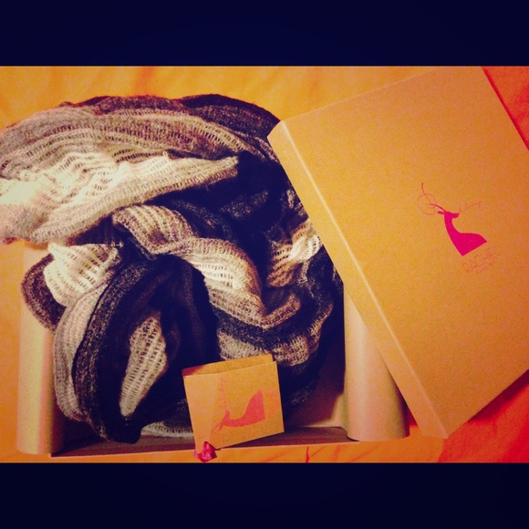 Gorgeous scarf!! ❄️