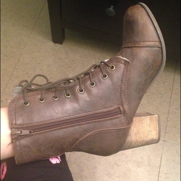 Combat heel boots - Picture 2 of 4