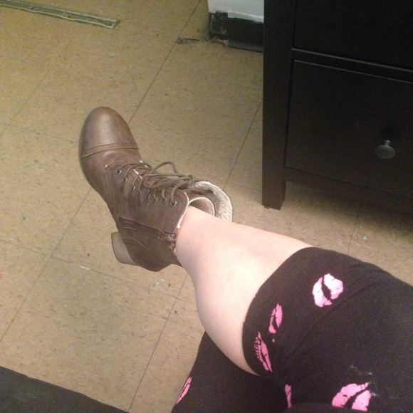 Combat heel boots - Picture 4 of 4