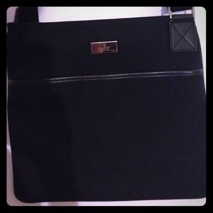 Pre-owned luxurious Gucci messenger bag