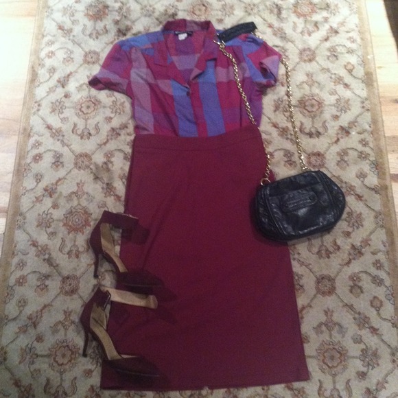 Bundle this top, skirt and purse!
