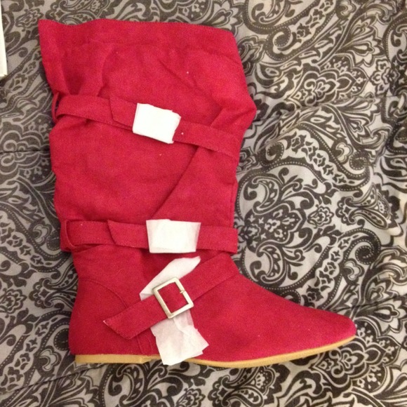 Strappy slouch boots dark fuchsia suede